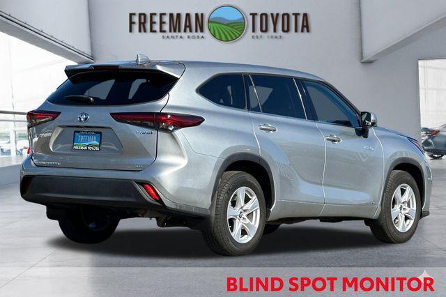used 2021 Toyota Highlander Hybrid car, priced at $27,222
