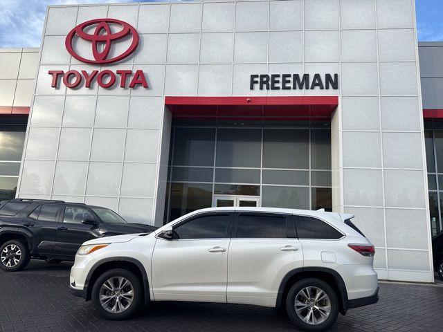 used 2014 Toyota Highlander car, priced at $15,900