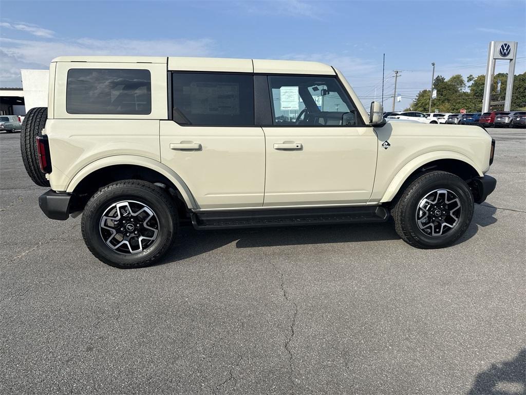 new 2025 Ford Bronco car, priced at $58,645