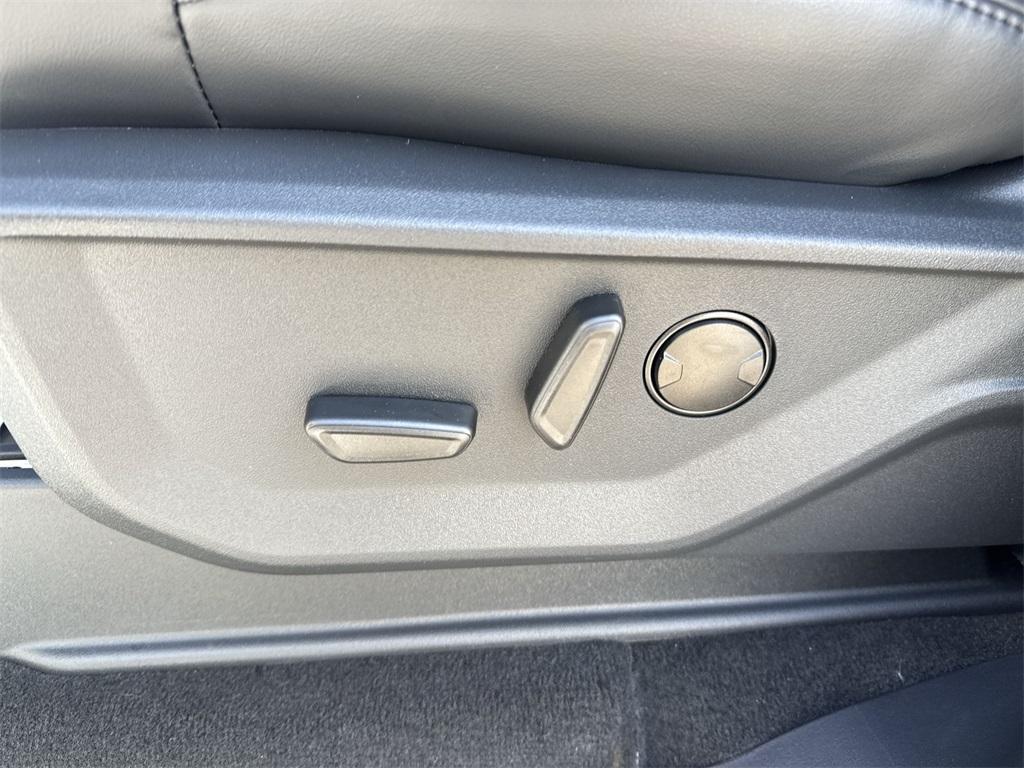 new 2025 Ford Expedition car, priced at $83,945