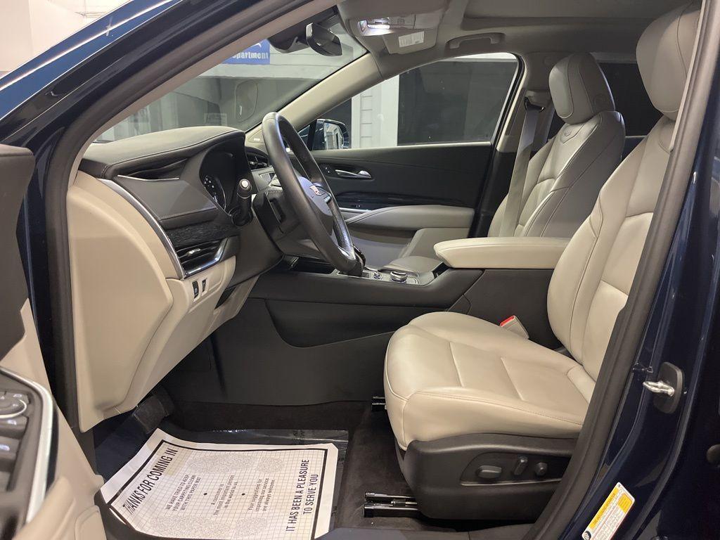 used 2021 Cadillac XT4 car, priced at $22,737