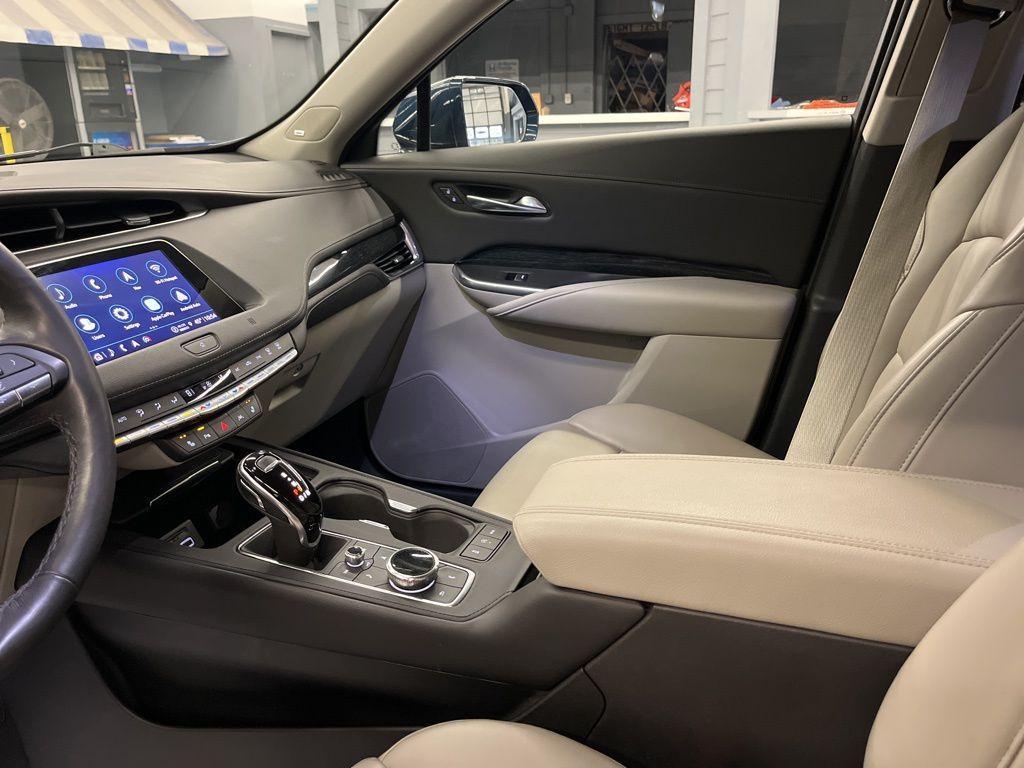 used 2021 Cadillac XT4 car, priced at $22,737