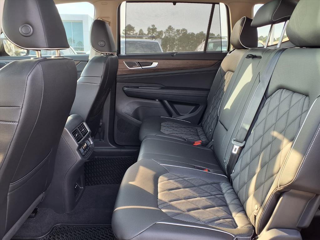 new 2026 Volkswagen Atlas car, priced at $51,681