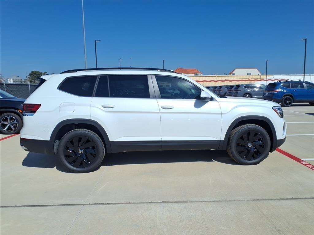new 2026 Volkswagen Atlas car, priced at $45,622