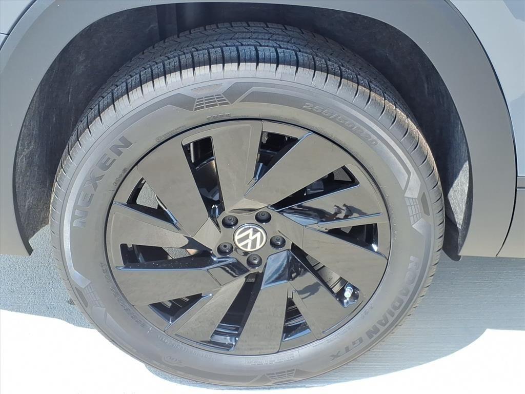 new 2026 Volkswagen Atlas car, priced at $46,220