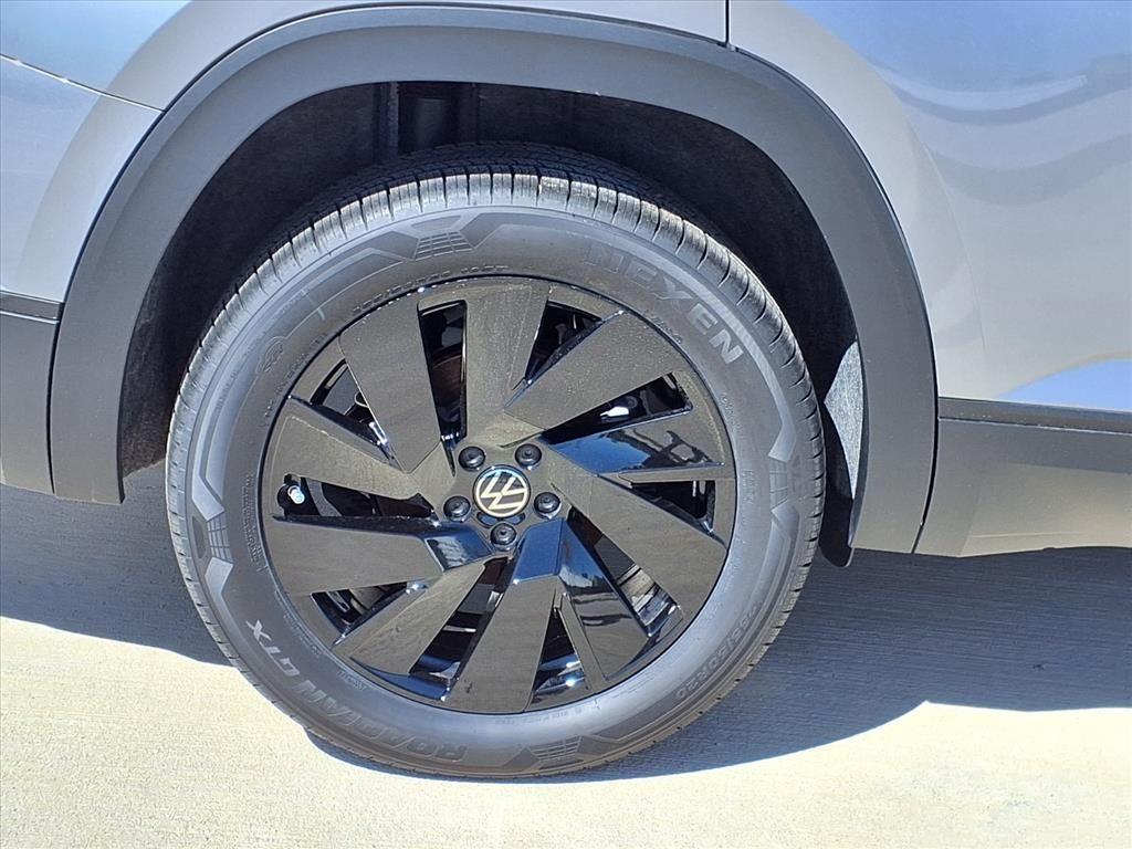 new 2026 Volkswagen Atlas car, priced at $45,185