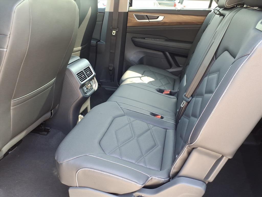 new 2026 Volkswagen Atlas car, priced at $45,185