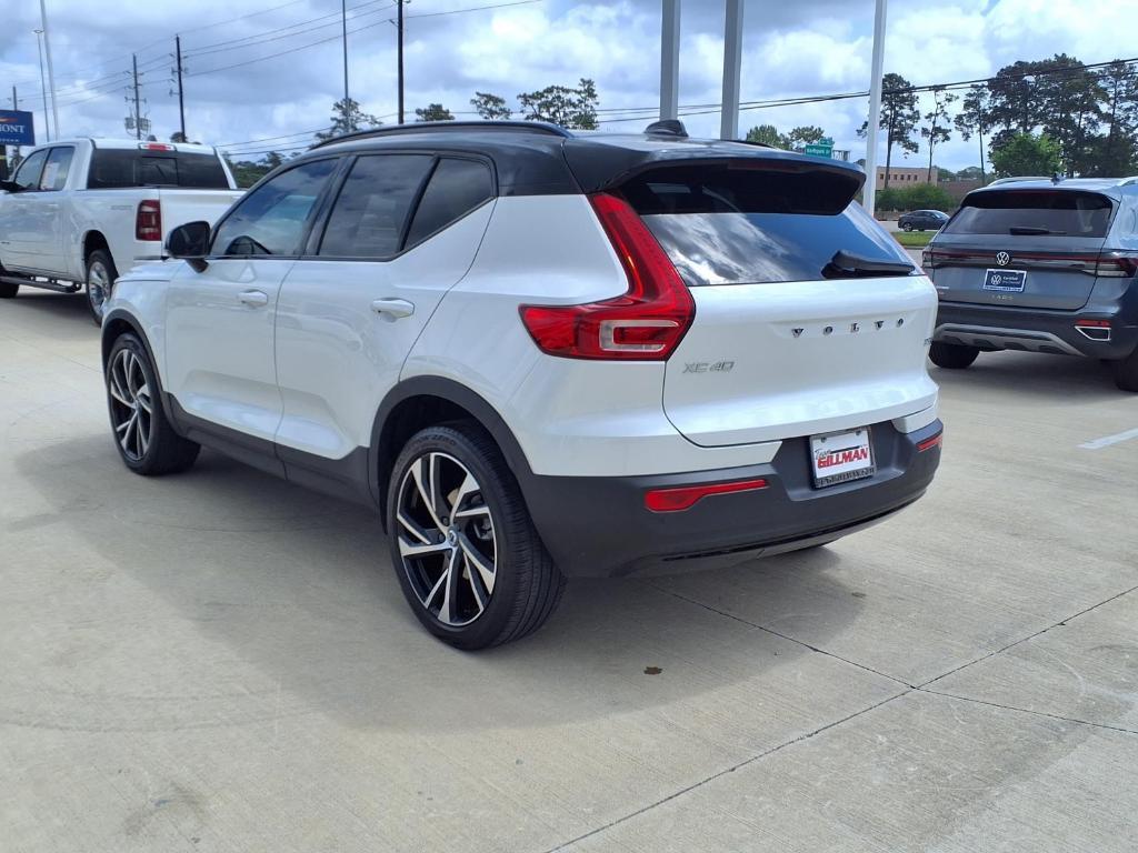 used 2021 Volvo XC40 car, priced at $25,307