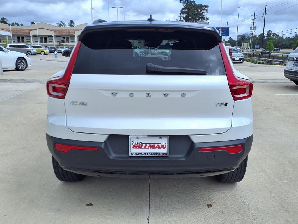 used 2021 Volvo XC40 car, priced at $25,307