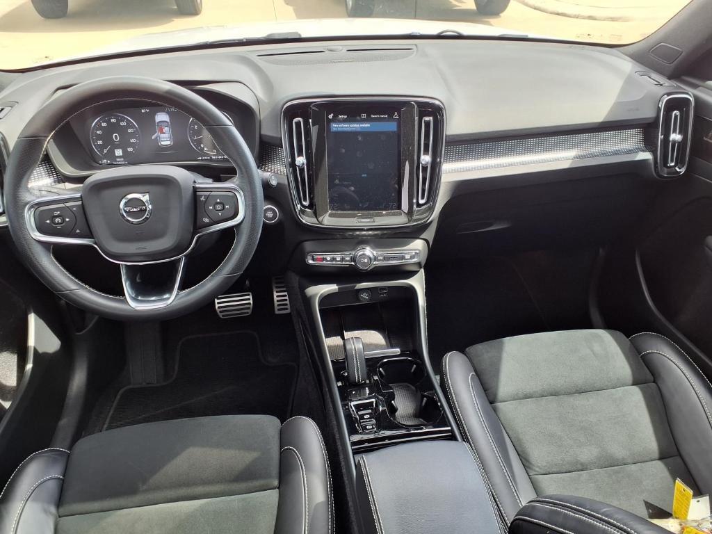 used 2021 Volvo XC40 car, priced at $25,307