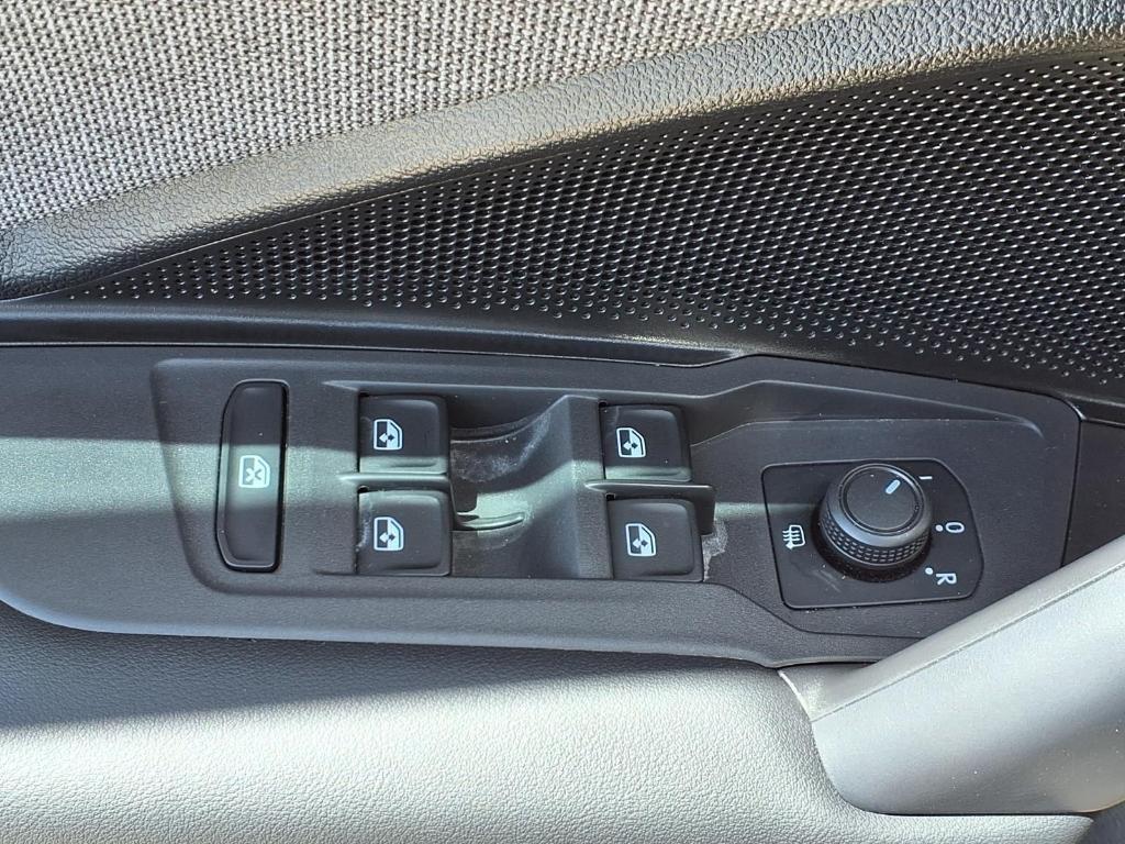 used 2025 Volkswagen Tiguan car, priced at $27,960