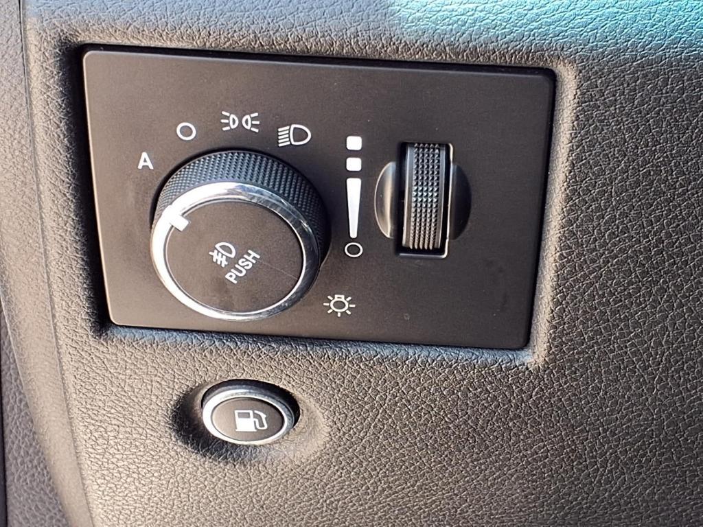 used 2015 Jeep Grand Cherokee car, priced at $7,974