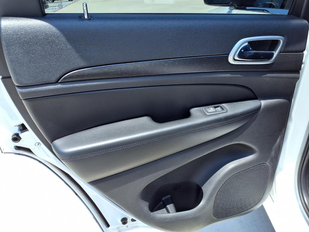 used 2015 Jeep Grand Cherokee car, priced at $7,974