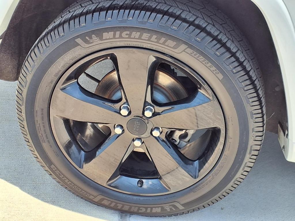 used 2015 Jeep Grand Cherokee car, priced at $7,974