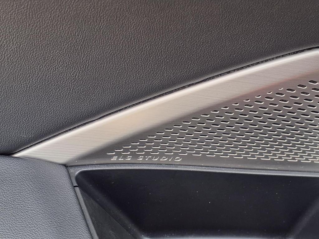 used 2024 Acura MDX car, priced at $38,962