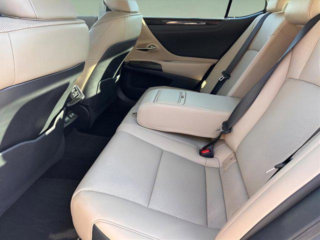 used 2019 Lexus ES 350 car, priced at $21,619