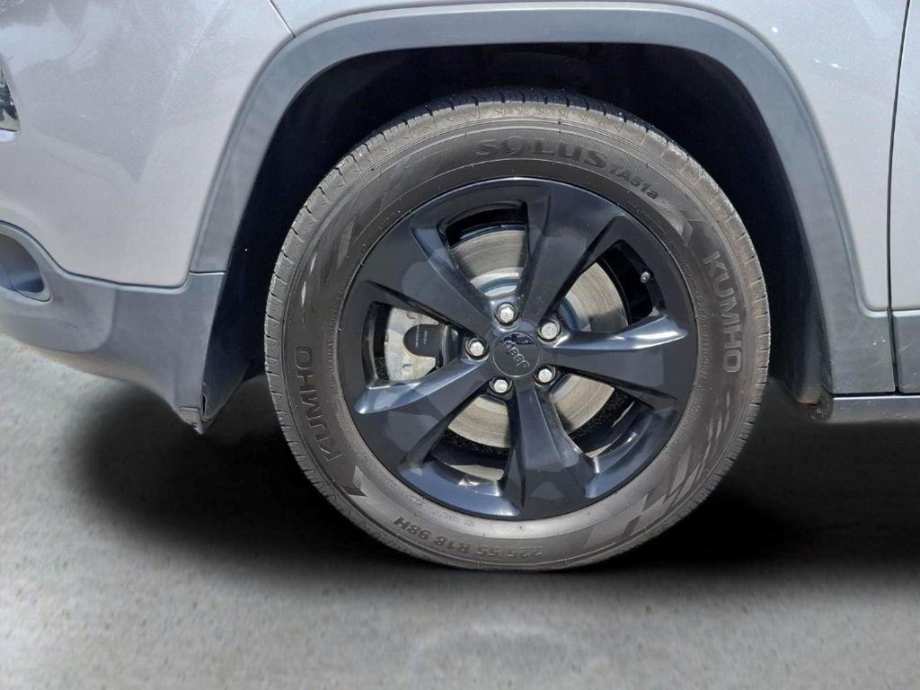 used 2018 Jeep Cherokee car, priced at $11,291