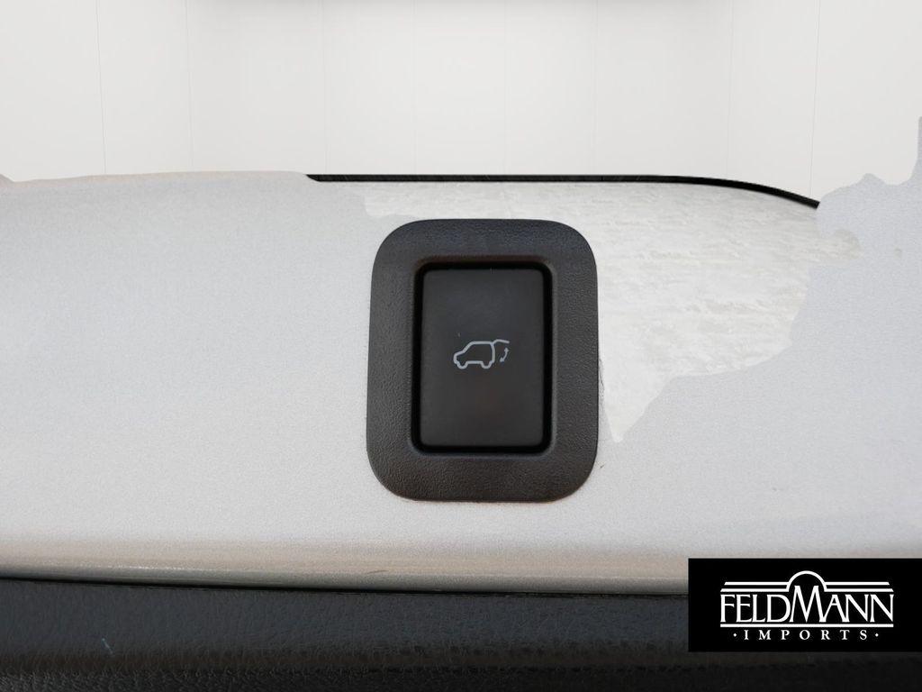 used 2019 Toyota Highlander Hybrid car, priced at $29,355