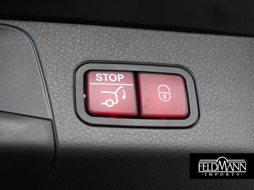 new 2025 Mercedes-Benz GLB 250 car, priced at $44,288