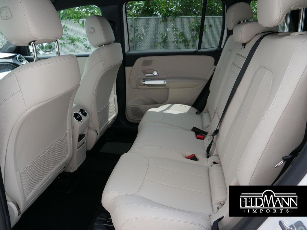 new 2025 Mercedes-Benz GLB 250 car, priced at $51,095