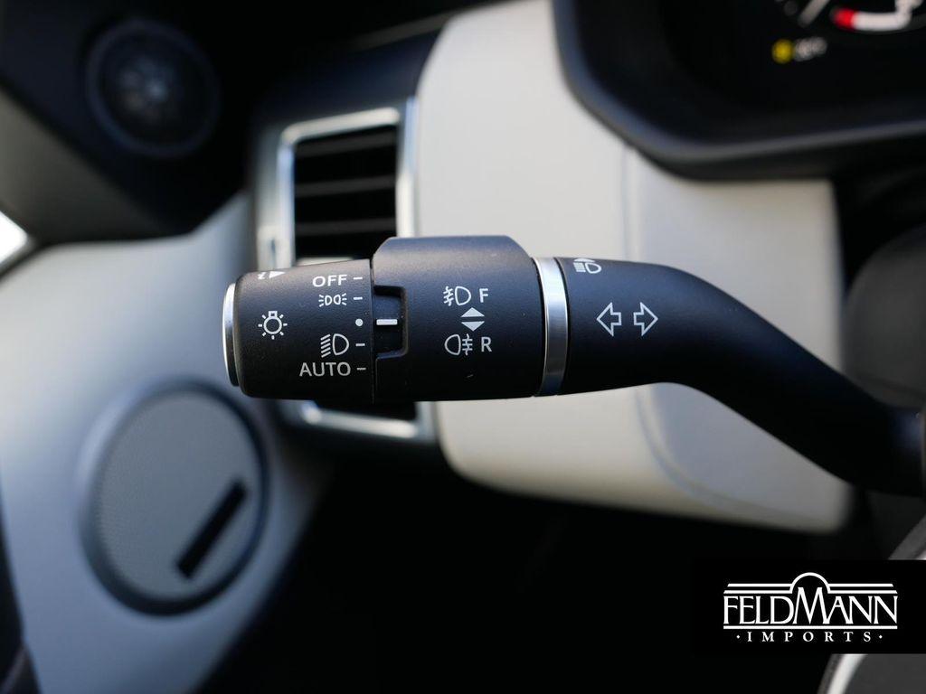 used 2025 Land Rover Discovery car, priced at $45,895