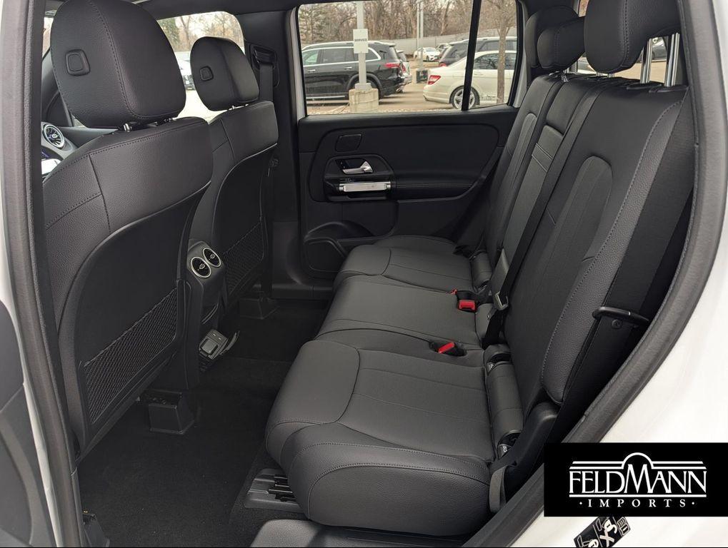 new 2026 Mercedes-Benz GLB 250 car