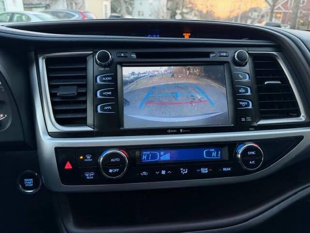 used 2015 Toyota Highlander car, priced at $14,981