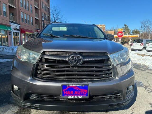 used 2015 Toyota Highlander car, priced at $14,981