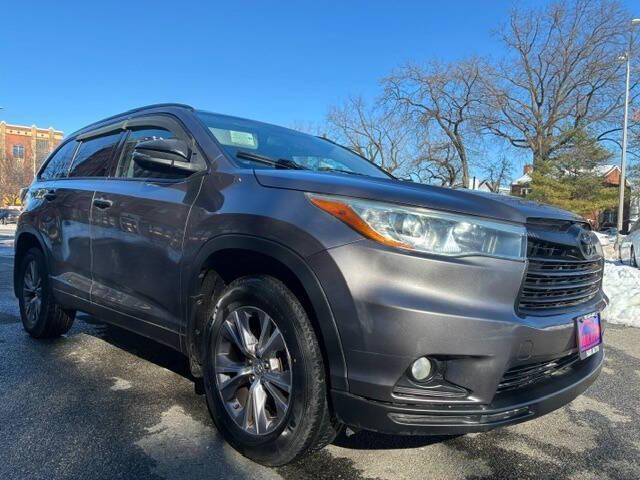 used 2015 Toyota Highlander car, priced at $14,981
