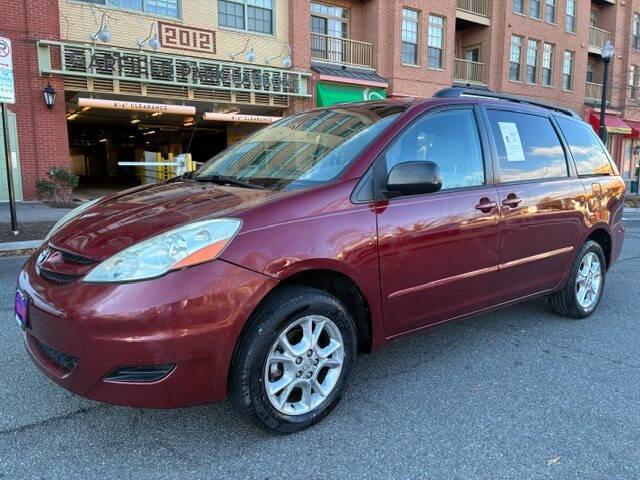 used 2006 Toyota Sienna car, priced at $5,981