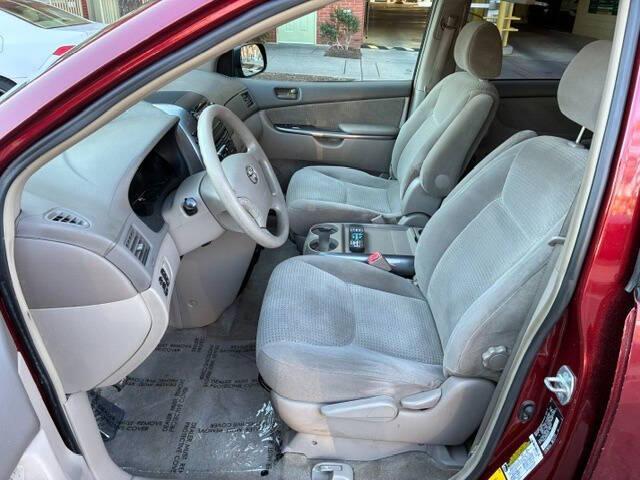 used 2006 Toyota Sienna car, priced at $5,981