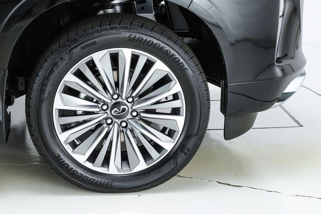 new 2026 INFINITI QX80 car, priced at $97,580