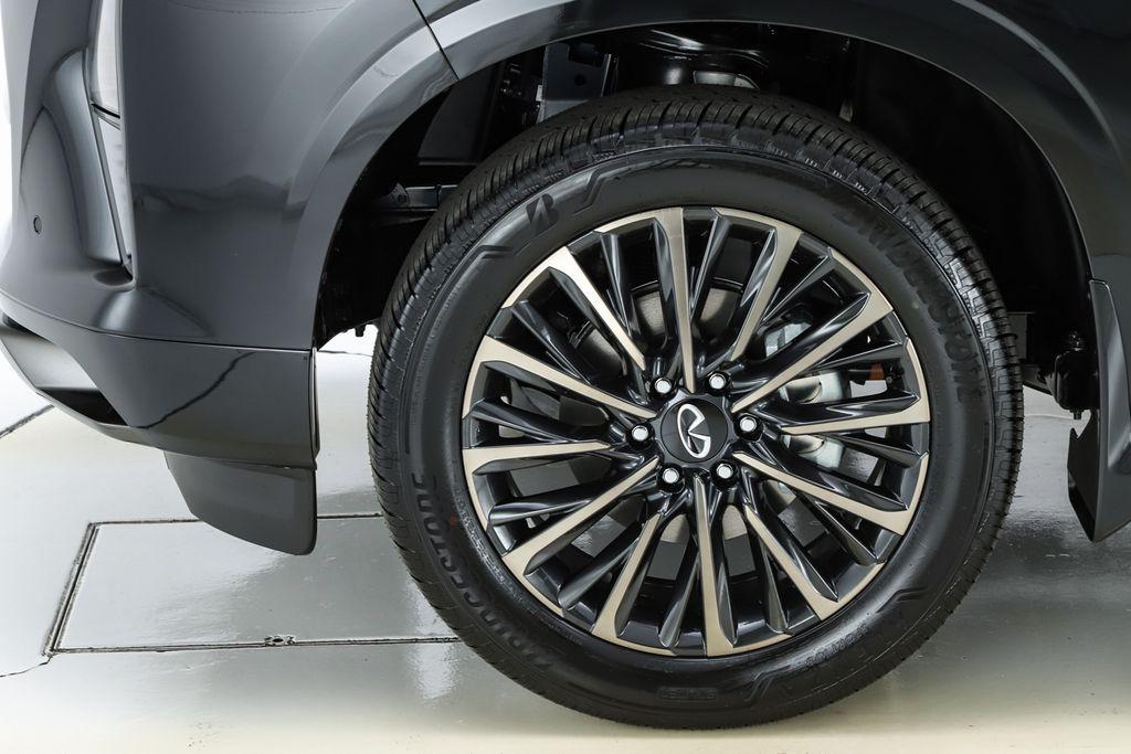 new 2026 INFINITI QX80 car, priced at $115,655