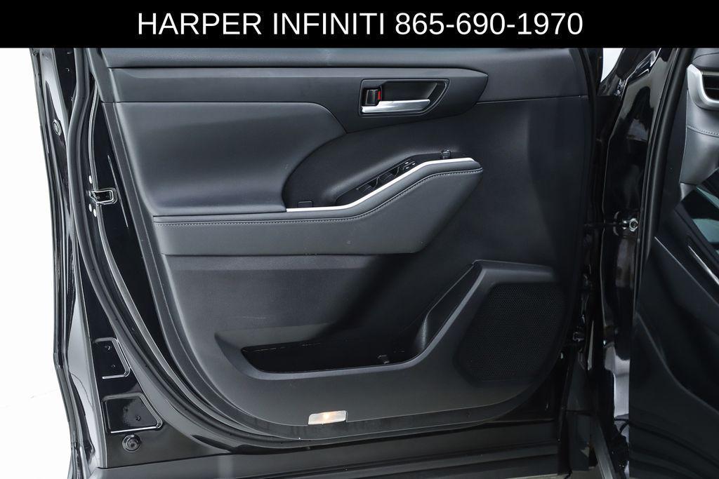 used 2023 Toyota Highlander car, priced at $29,968