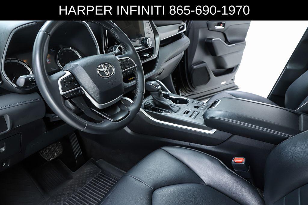 used 2023 Toyota Highlander car, priced at $29,968
