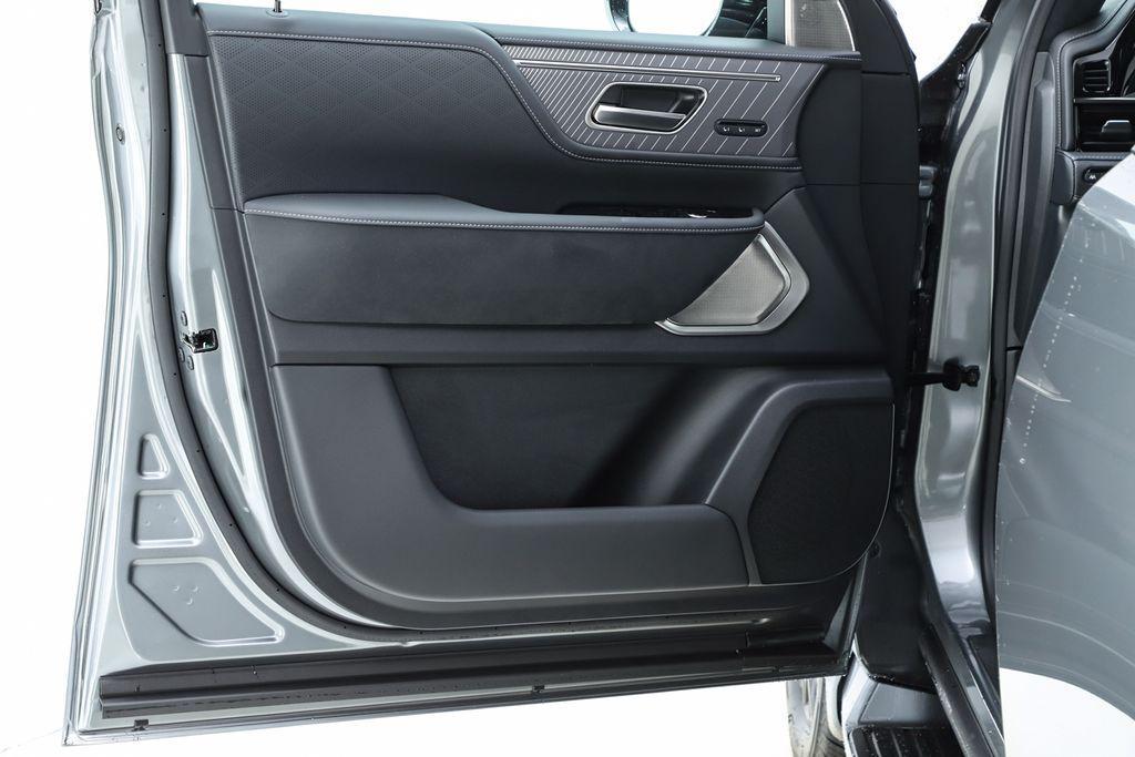 new 2026 INFINITI QX80 car, priced at $116,655