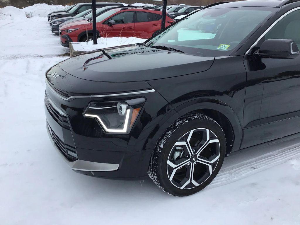 used 2023 Kia Niro car