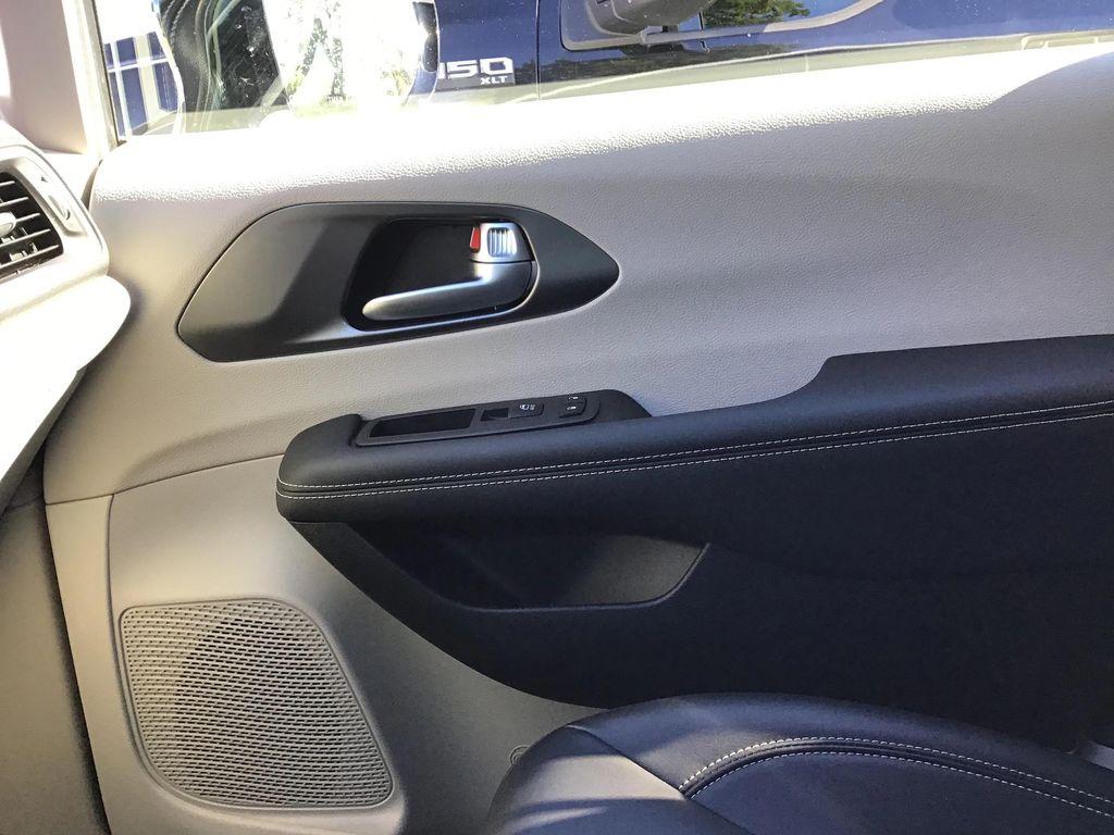 used 2024 Chrysler Pacifica car, priced at $29,495