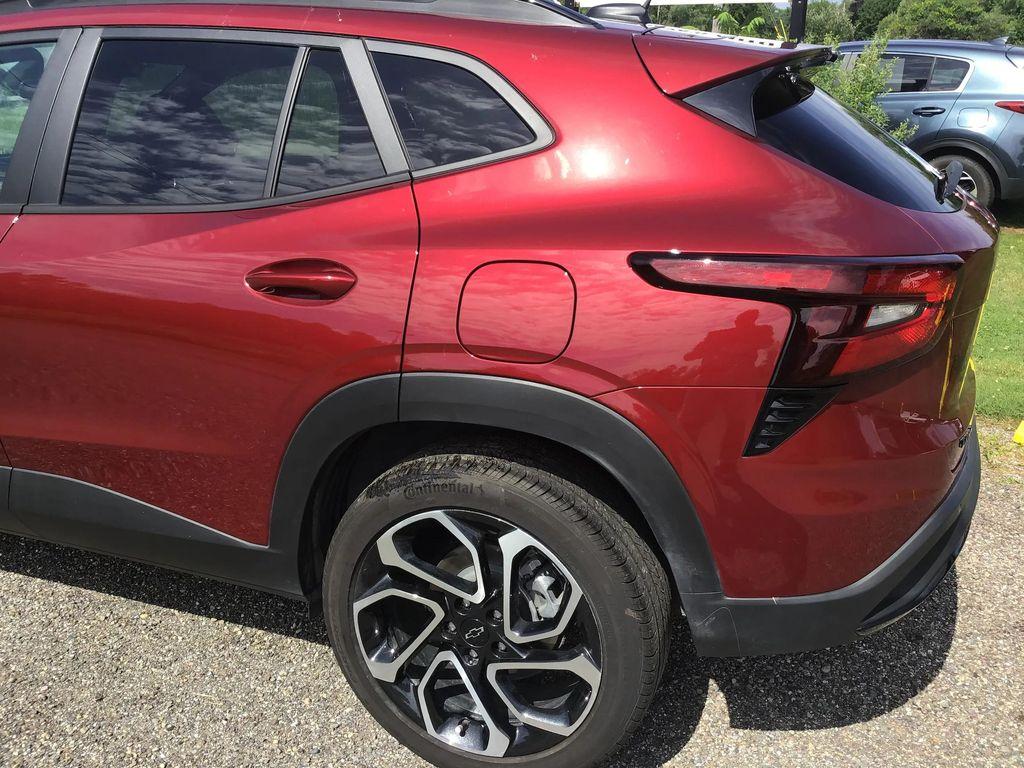 used 2025 Chevrolet Trax car, priced at $22,495