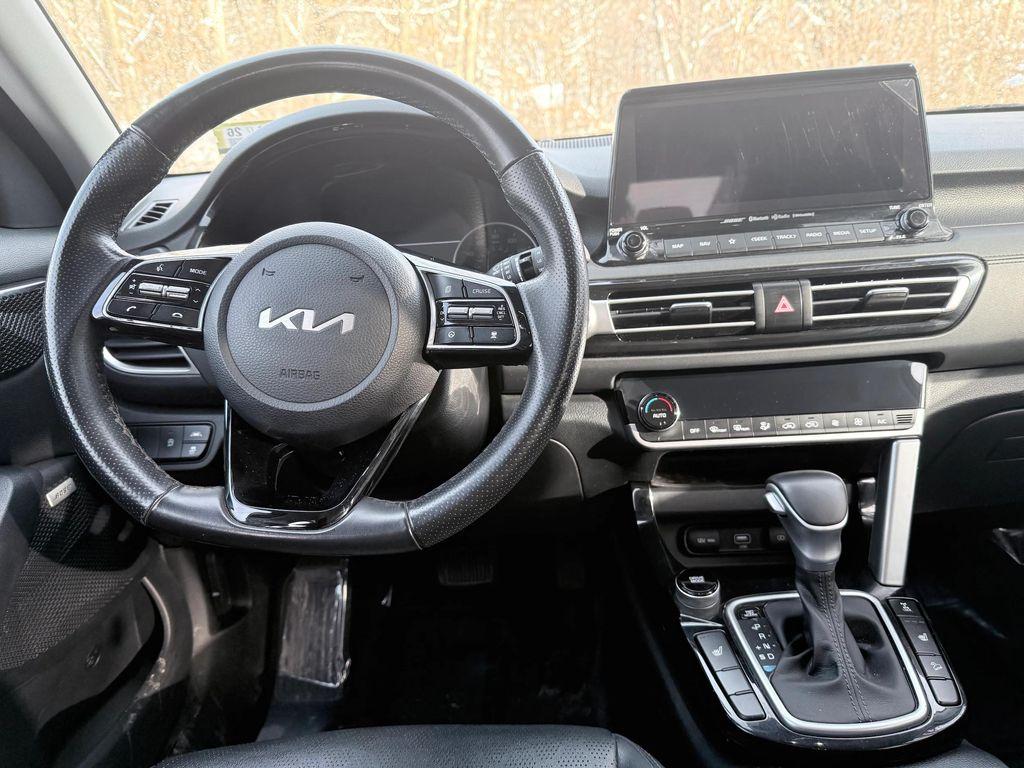 used 2022 Kia Seltos car, priced at $17,995