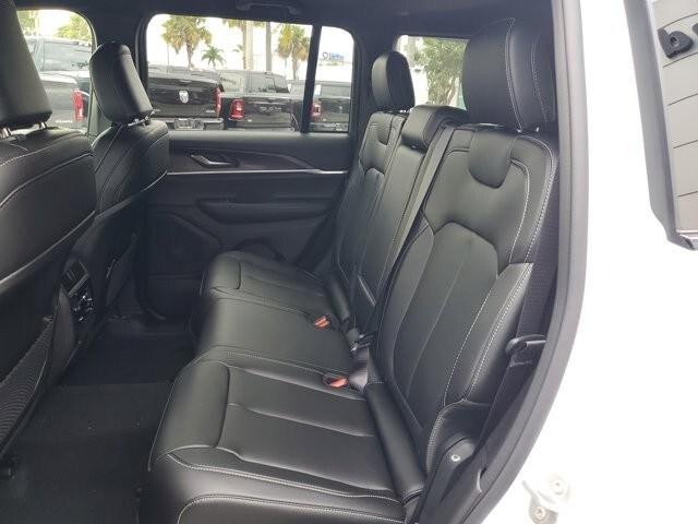 new 2025 Jeep Grand Cherokee car, priced at $47,190