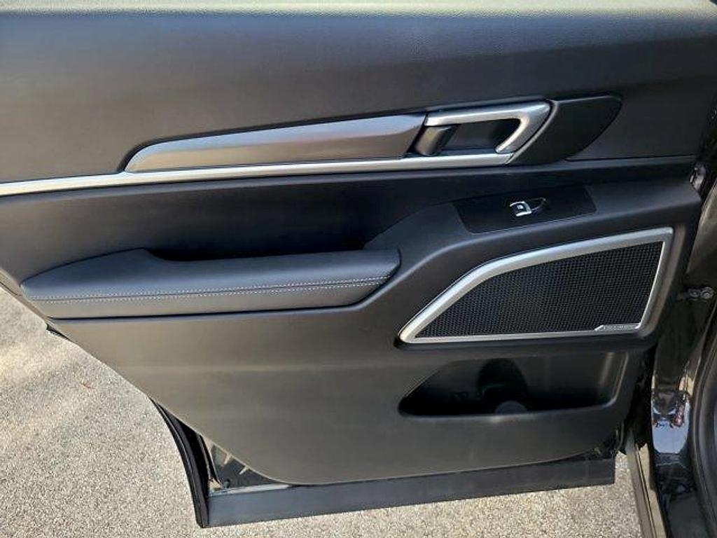 used 2023 Kia Telluride car, priced at $27,882