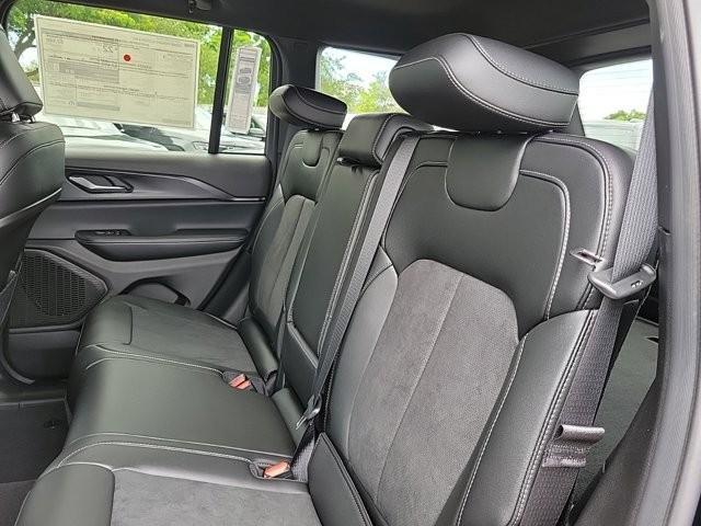 new 2024 Jeep Grand Cherokee car, priced at $37,950