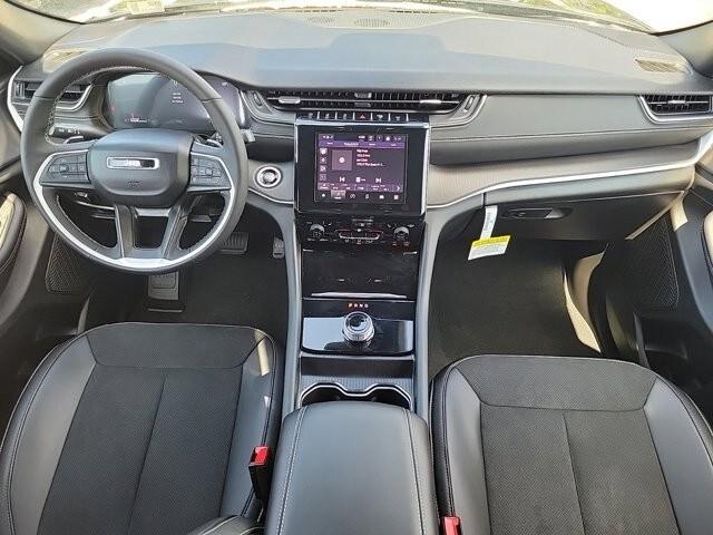 new 2024 Jeep Grand Cherokee car, priced at $37,950