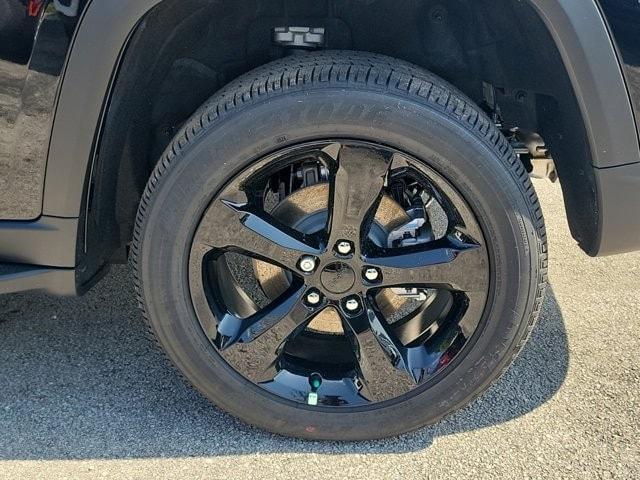 new 2024 Jeep Grand Cherokee car, priced at $37,950