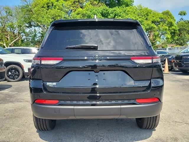 new 2024 Jeep Grand Cherokee car, priced at $37,950