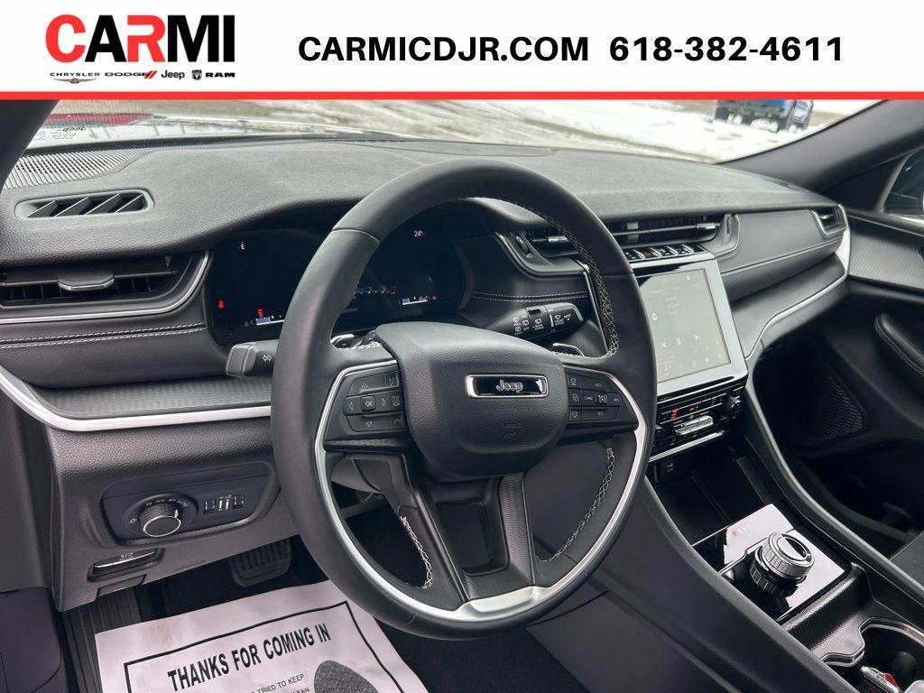 used 2025 Jeep Grand Cherokee car, priced at $36,995