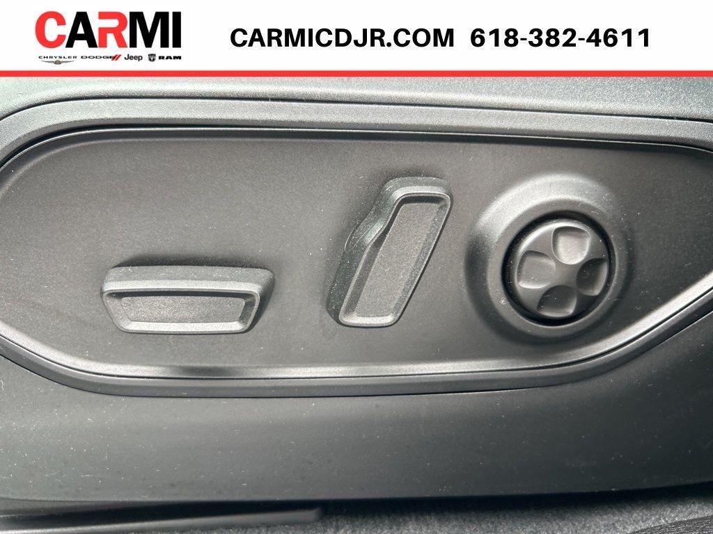 used 2025 Jeep Grand Cherokee car, priced at $36,995