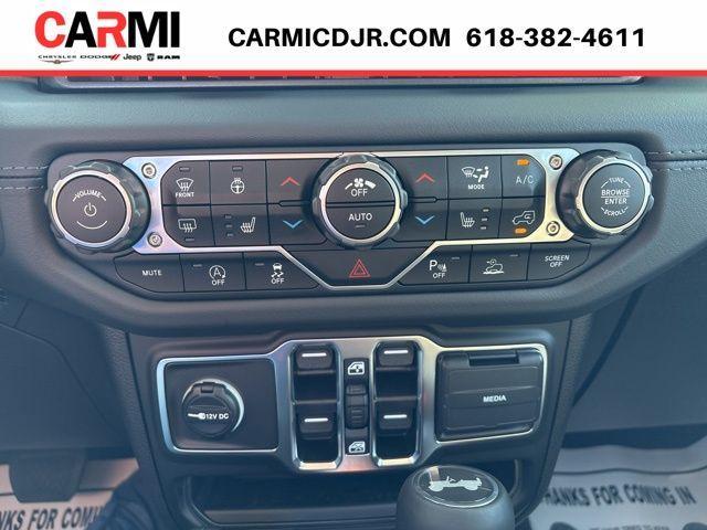 new 2025 Jeep Wrangler car, priced at $55,605