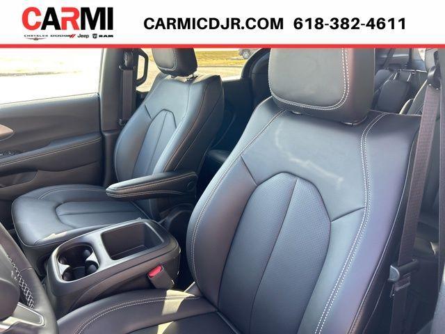 new 2025 Chrysler Pacifica car, priced at $47,815